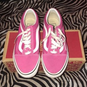 Old Skool Very Berry Vans W 8, M 6.5